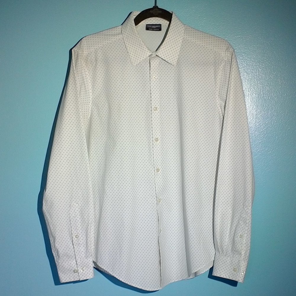 Van Heusen M slim fit long sleeved shirt.